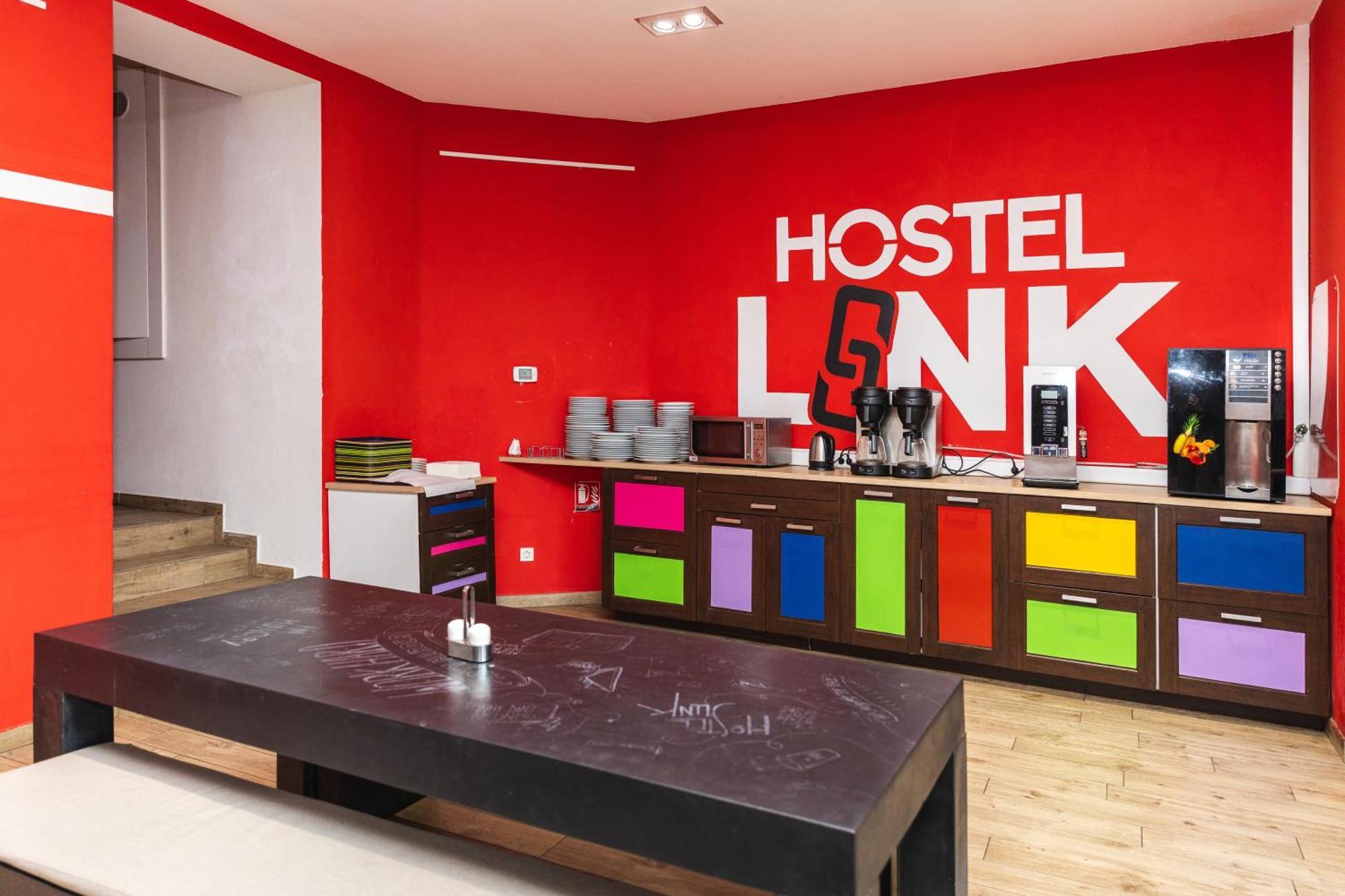 Link Hostel